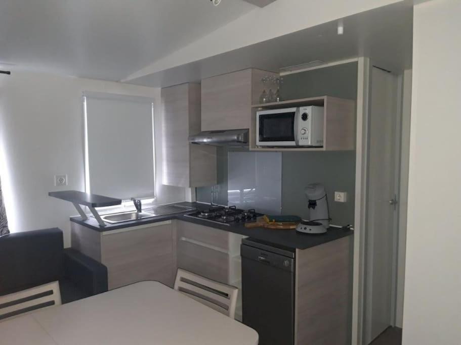 Calvi Mobil-Home Neuf Particulier Sur Camping Люмио Екстериор снимка